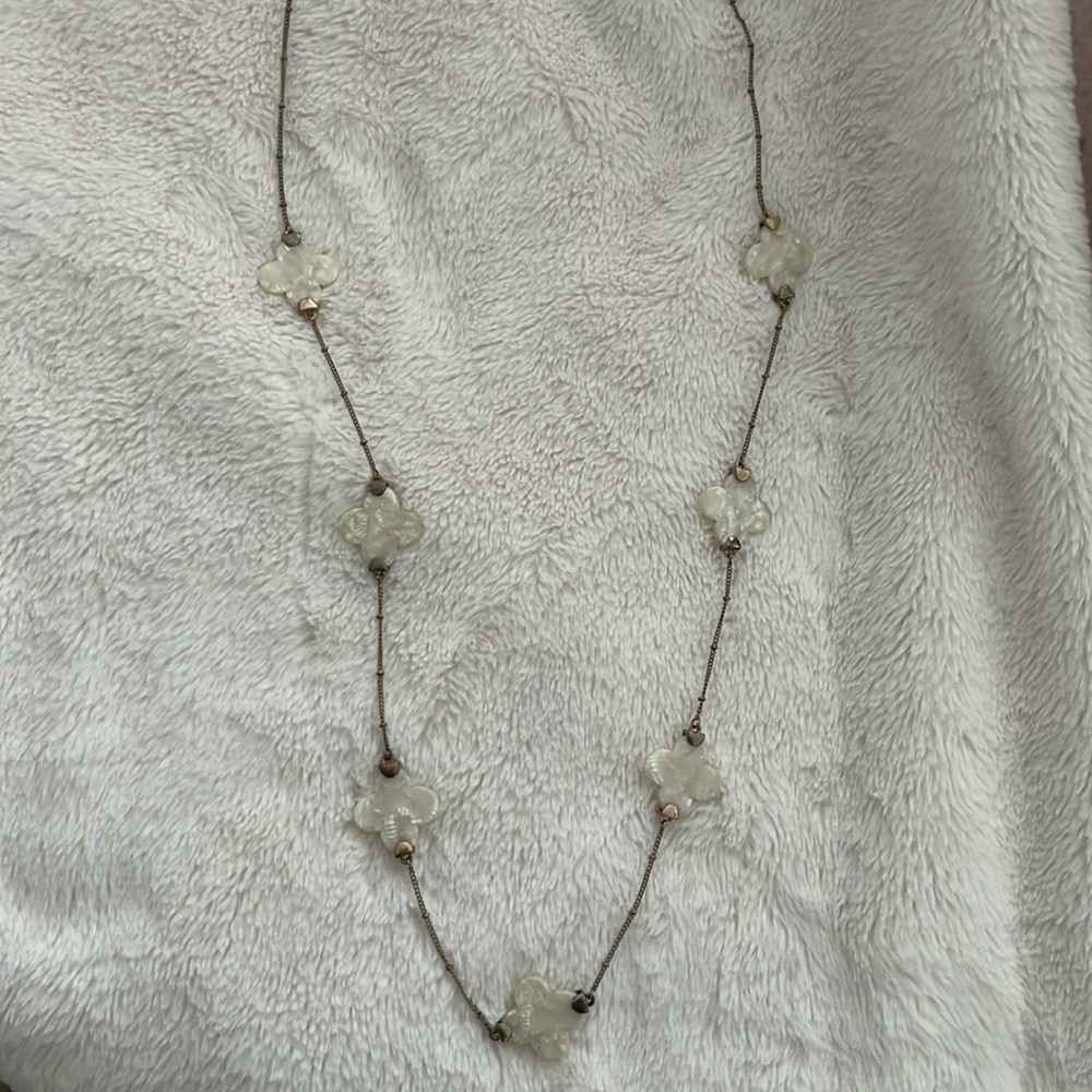 Quatrefoil necklace